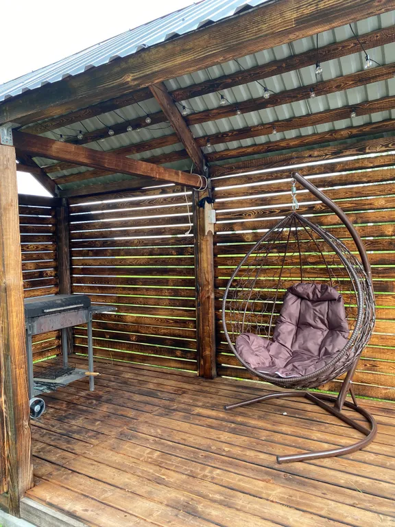 Уютный скандинавский домик у леса