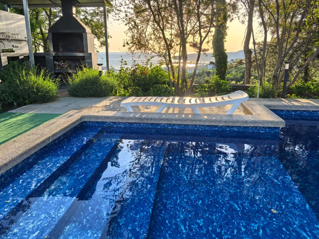 Апартамент 3 в частном доме с тёплым бассейном