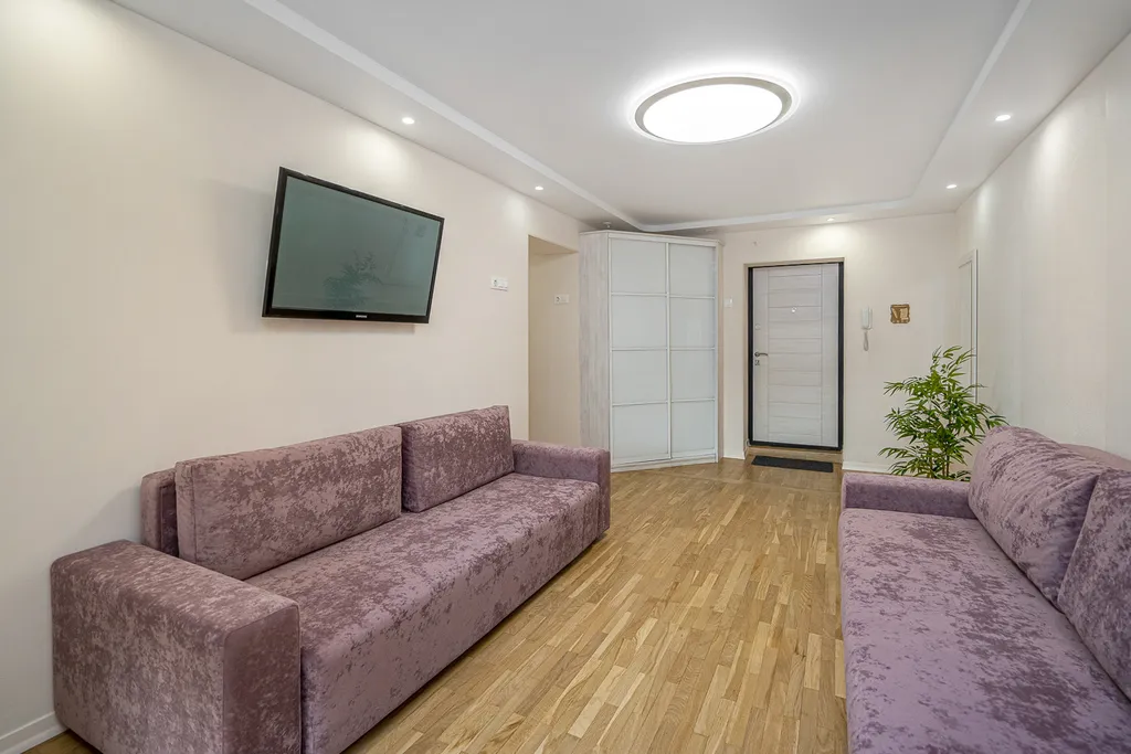 Апартаменты Ladgorna четырехкомнатные возле ТЦ Галерея