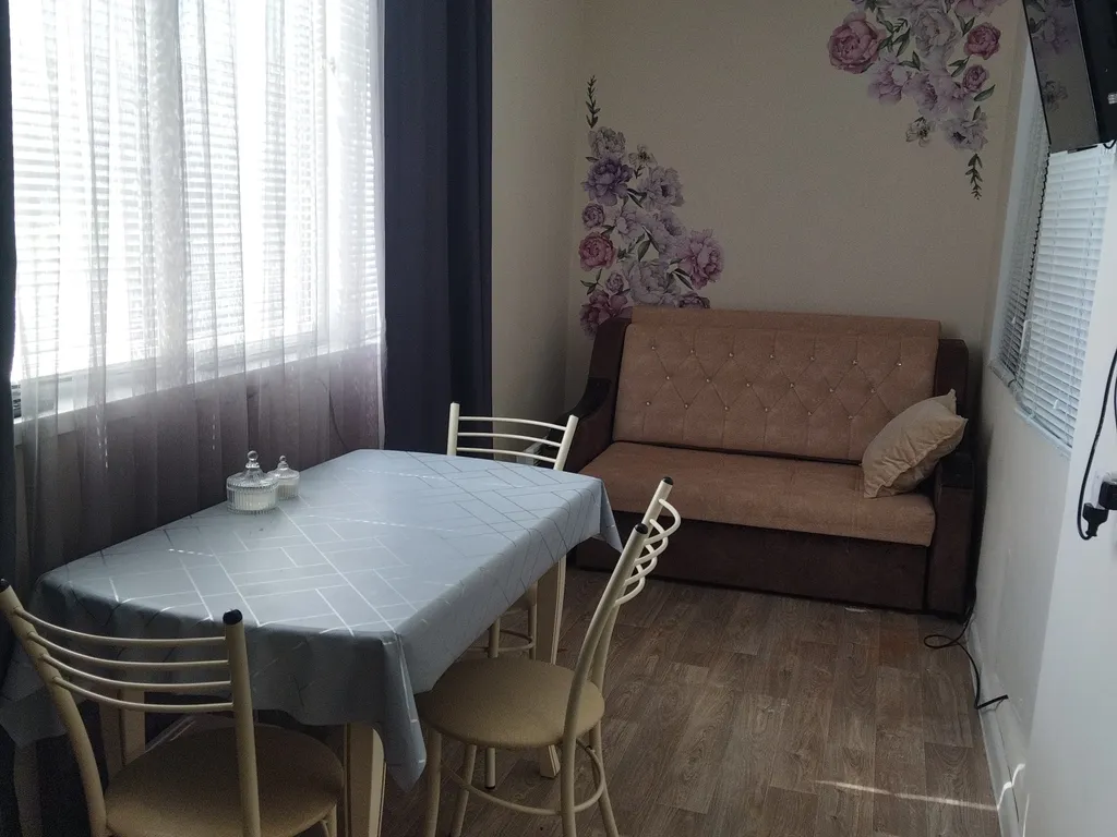 Уютная квартира в центре поселка