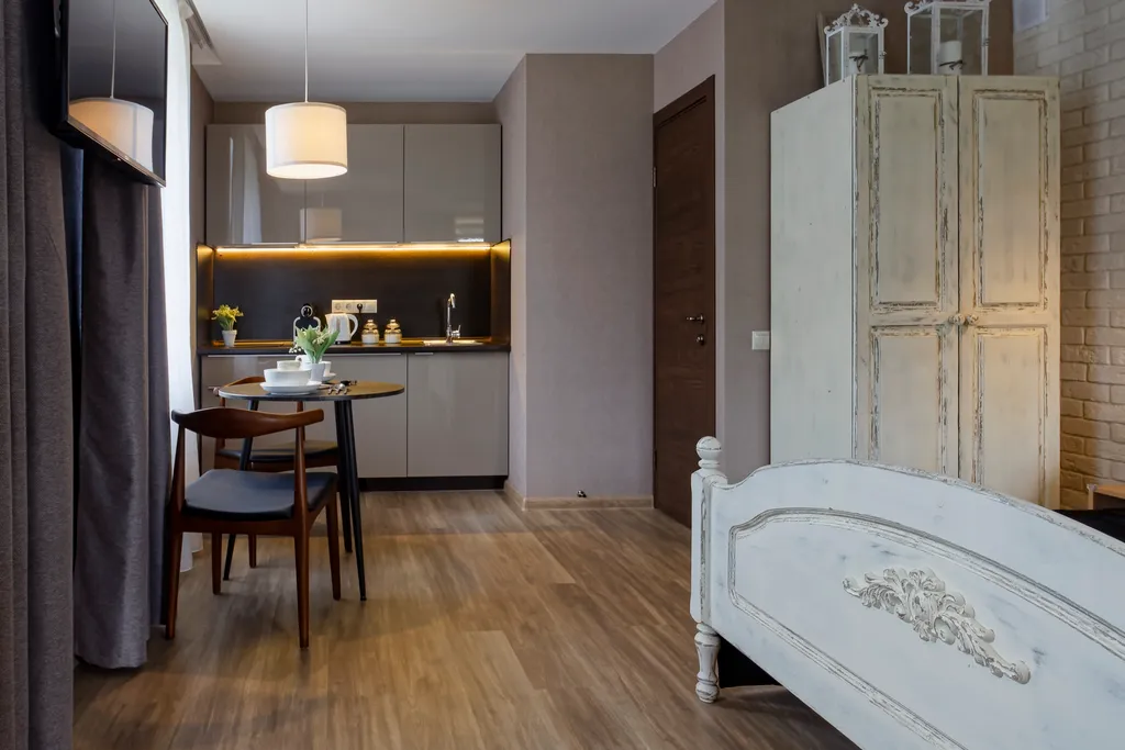 Студия в доме у озера