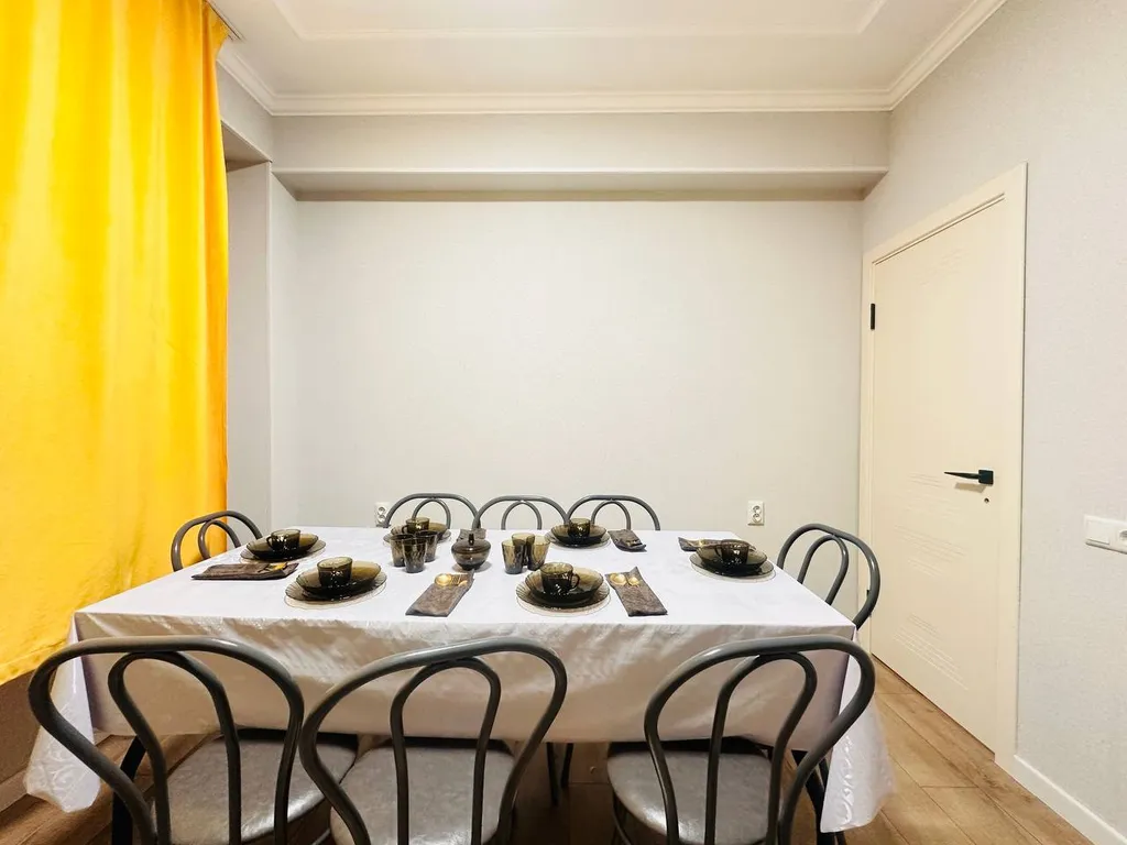 Уют для большой семьи рядом с автовокзалом и озером Сайран