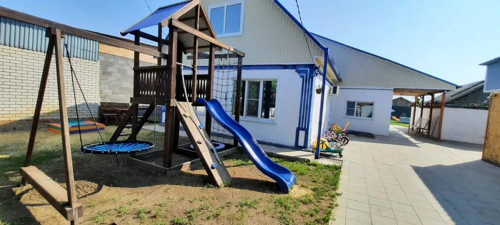 Комфортный дом отдельностоящий с большой террасой