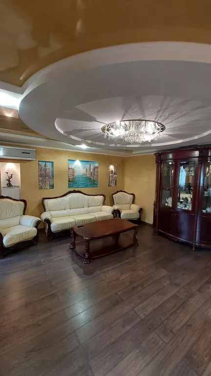 Большая красивая 3-комнатная квартира — аренда посуточно в Мариуполь