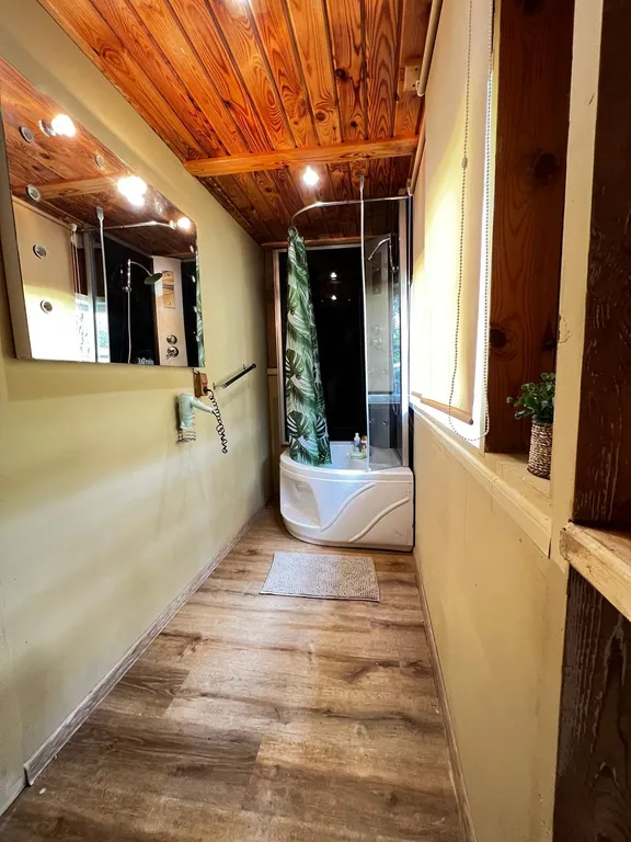 Коттедж Уютный летний домик с мансардой и террасой — Приморск