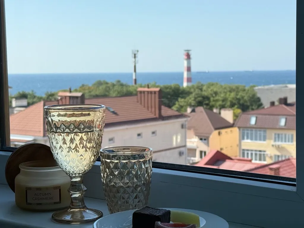 Квартира Светлые апартаменты с панорамным видом на море, горы и маяк — Геленджик