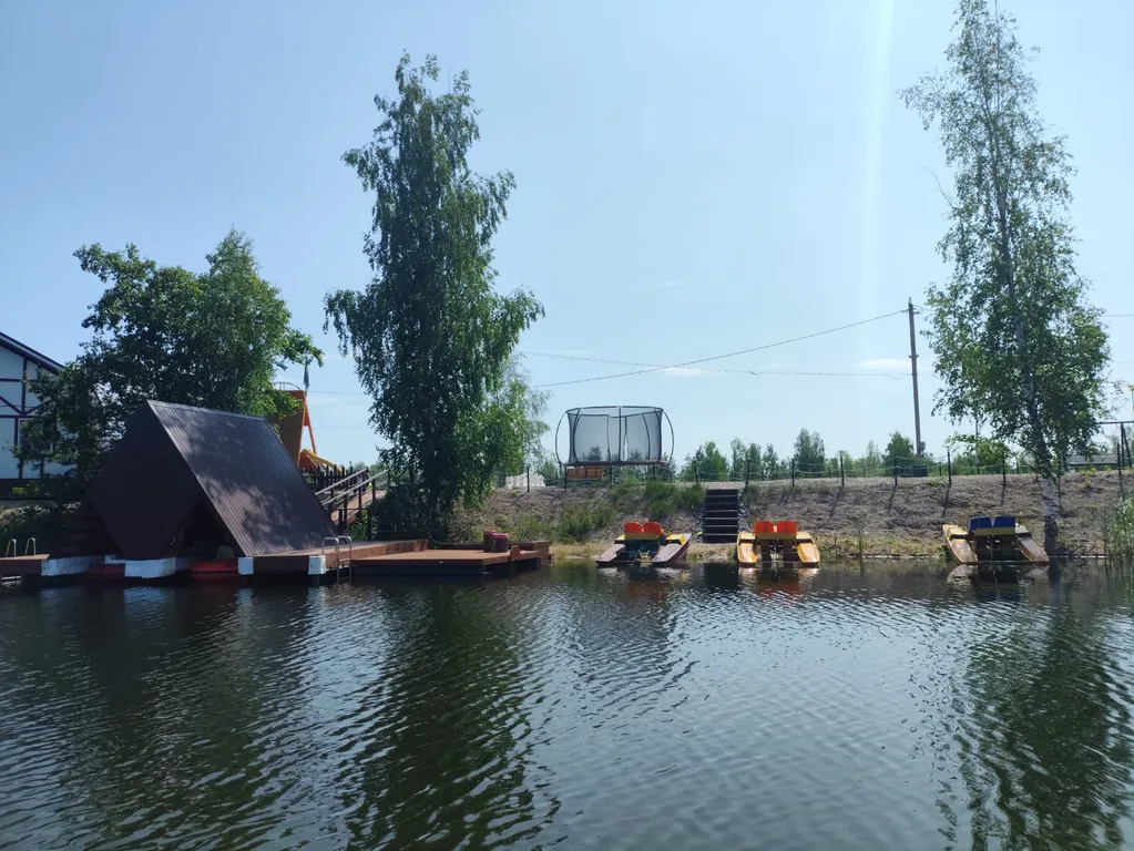 Дом отдыха на берегу озера