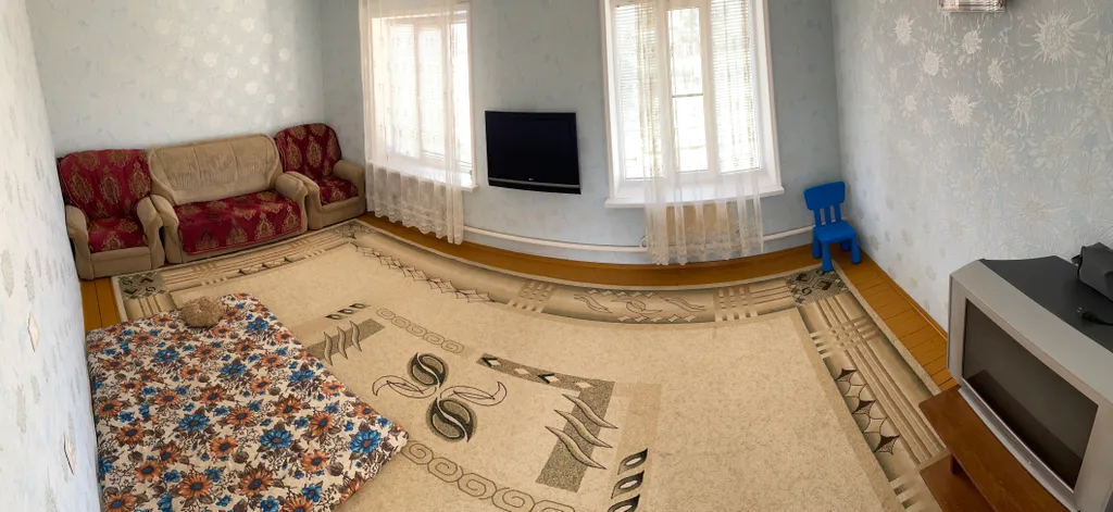 Коттедж Уютный дом с закрытым двором плюс гараж — Каспийск