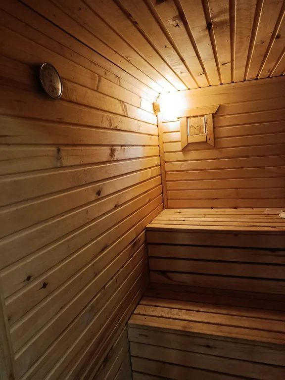 Загородный дом с 5 комнатами, зоной барбекю и баней