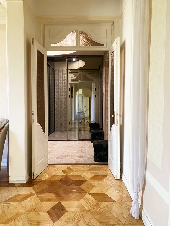 Квартира Колоритная квартира с камином и балконом в особняке Колобовых.Парковка — Санкт-Петербург