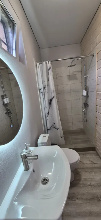 Домик с видом на горы