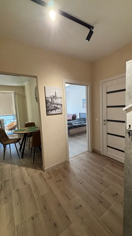 Новая светлая квартира с хорошим ремонтом