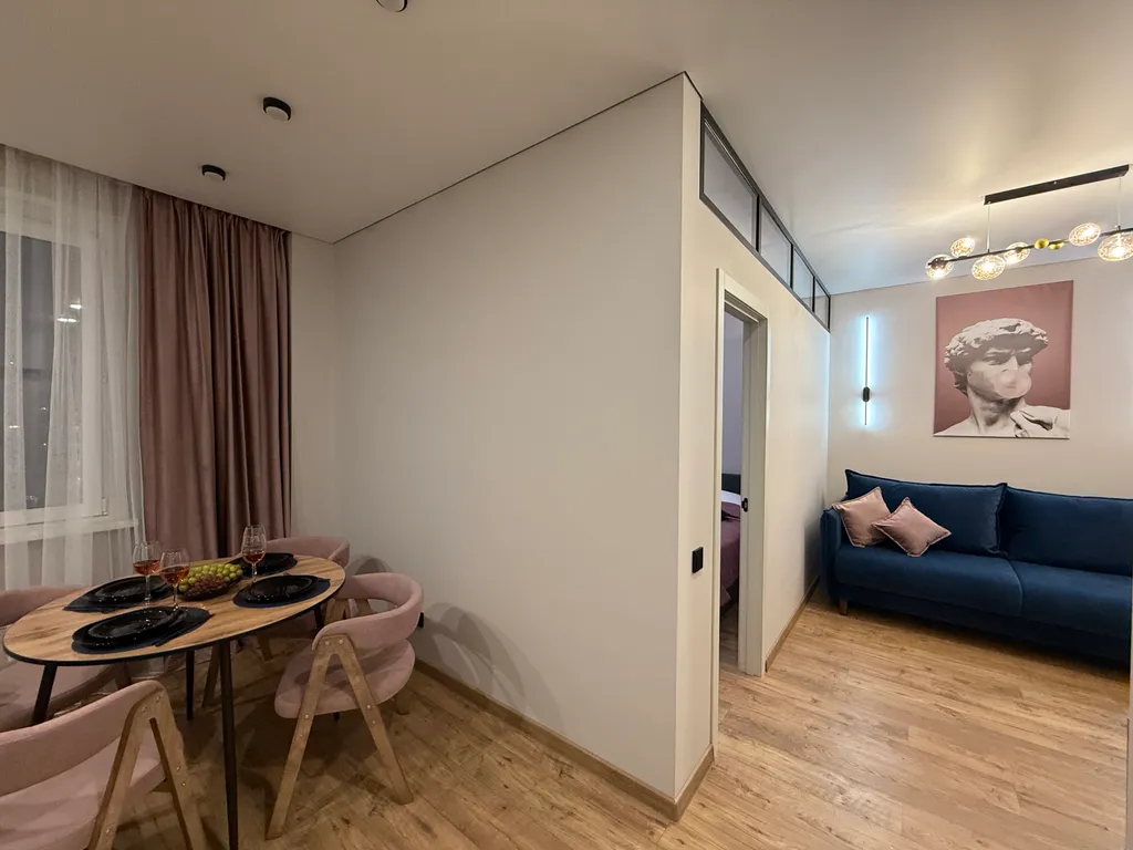 Дизайнерская квартира на берегу реки в ЖК Белые росы в Красноярске