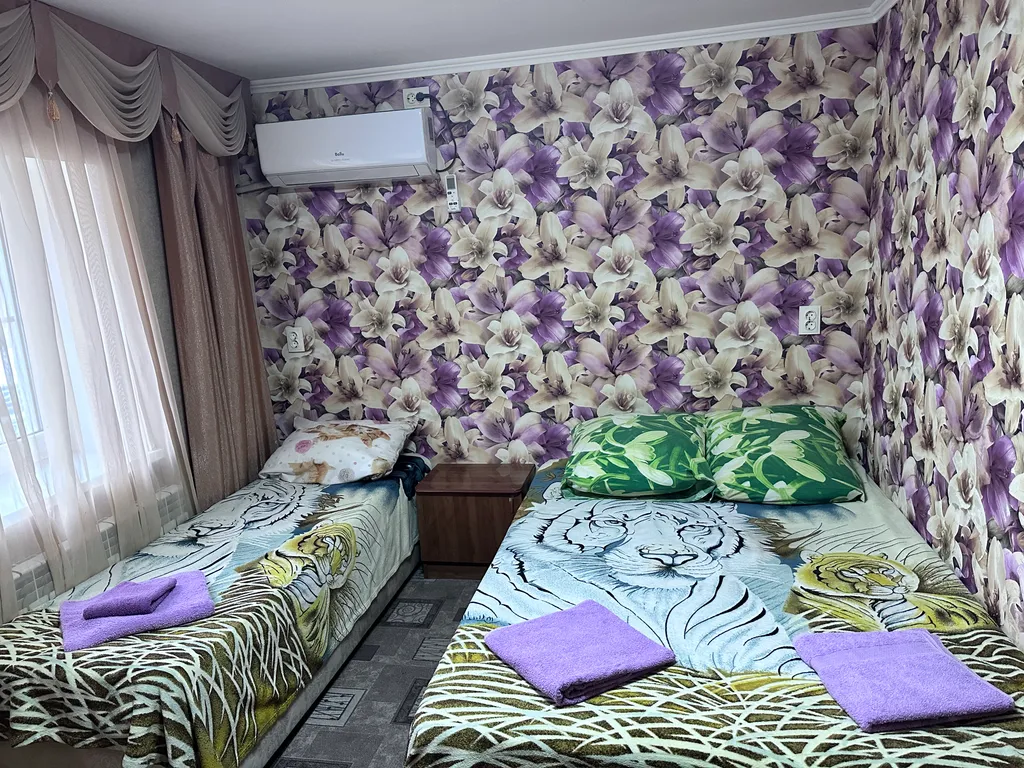 Коттедж Двухкомнатный дом с бассейном на территории — Анапа