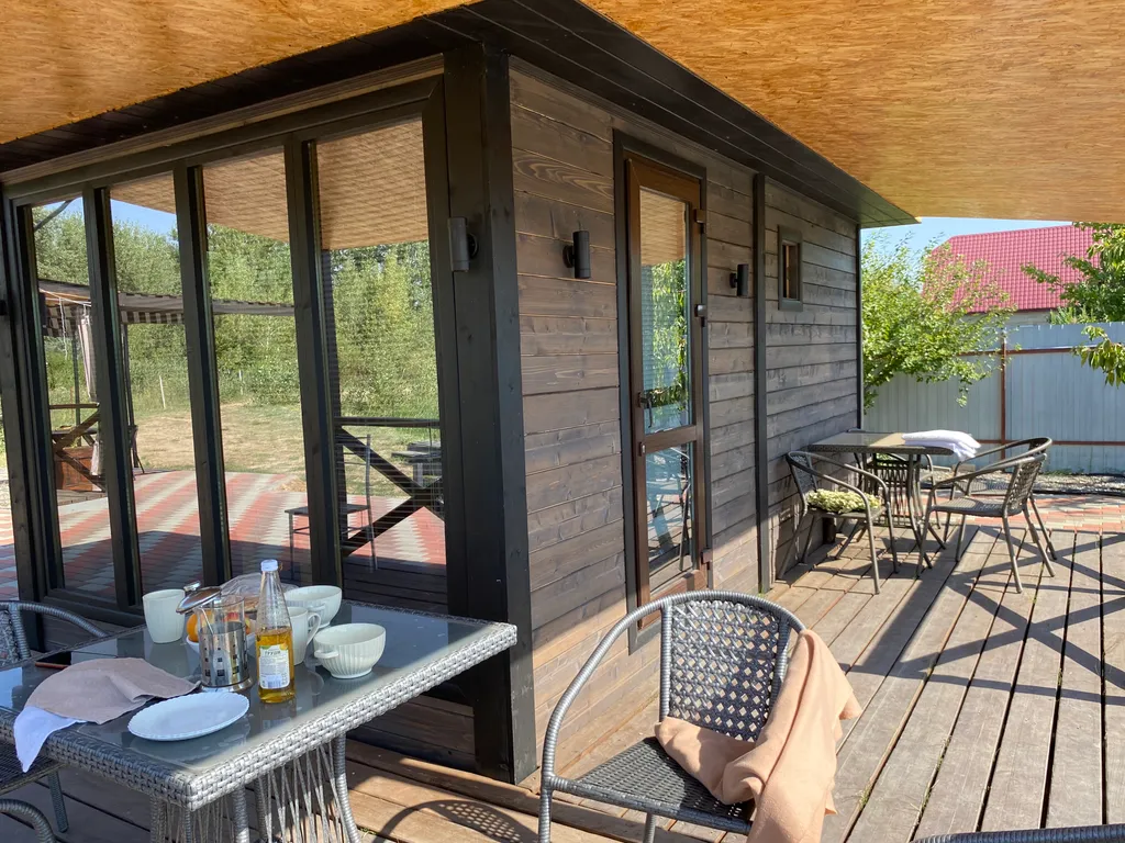 Домик у озера