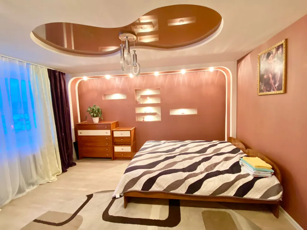 Комфортная двухкомнатная квартира с красивым видом в центре нового города — аренда посуточно в Усть-Илимск