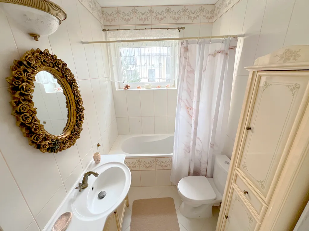 Апартаменты на первой береговой линии с боковым видом на море