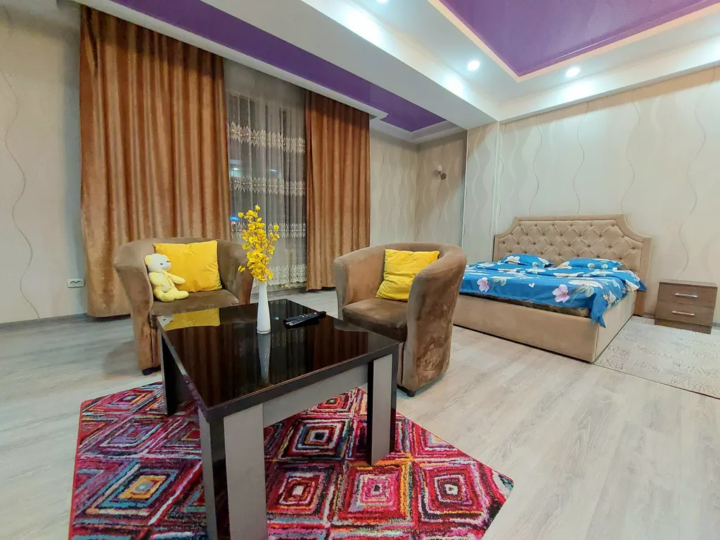 Квартира в золотом квадрате — аренда посуточно в Бишкек