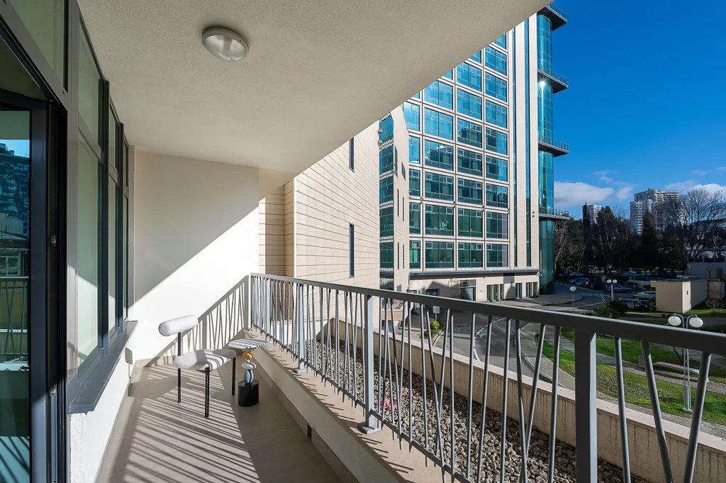 Двухкомнатный Lux с одной спальней