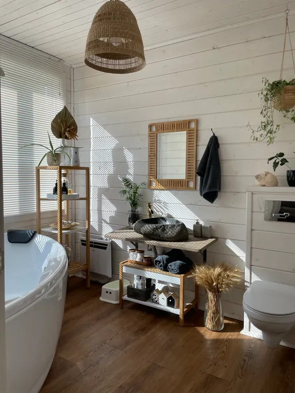 Вилла с банным чаном на берегу водоёма