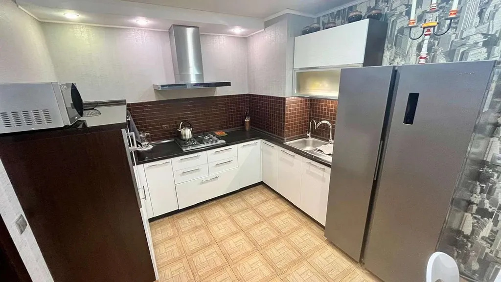 Стильная трехкомнатная квартира — аренда посуточно в Балаково