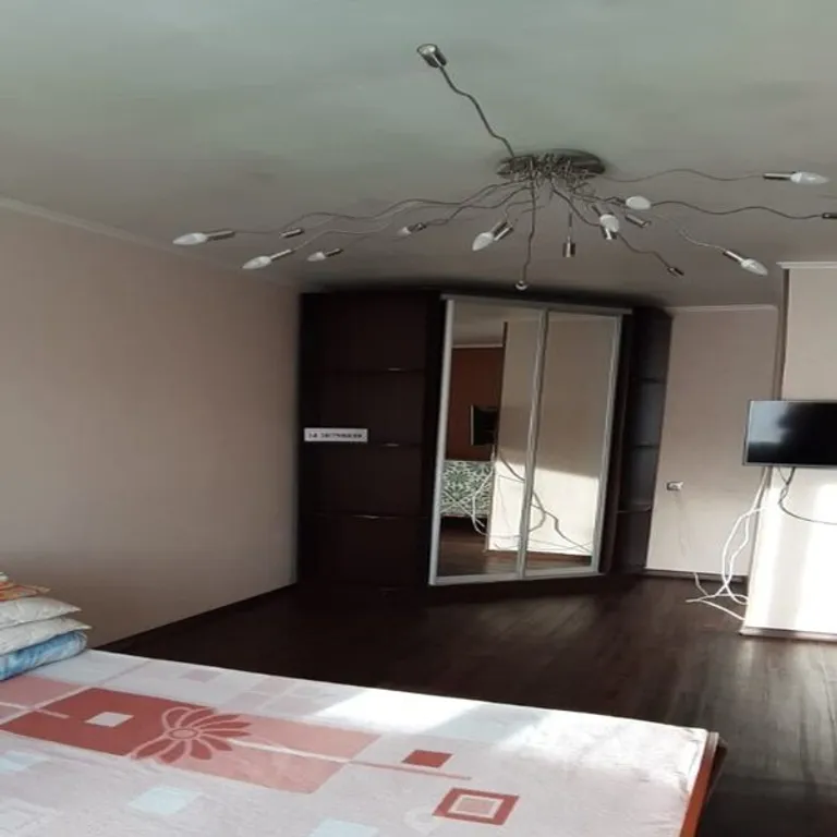 Красивая квартира с евроремонтом, новой мебелью и бытовой техникой