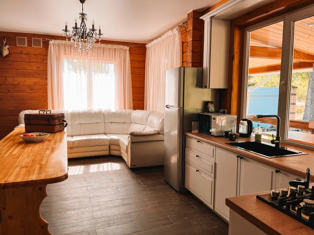 Охотничий домик у пруда