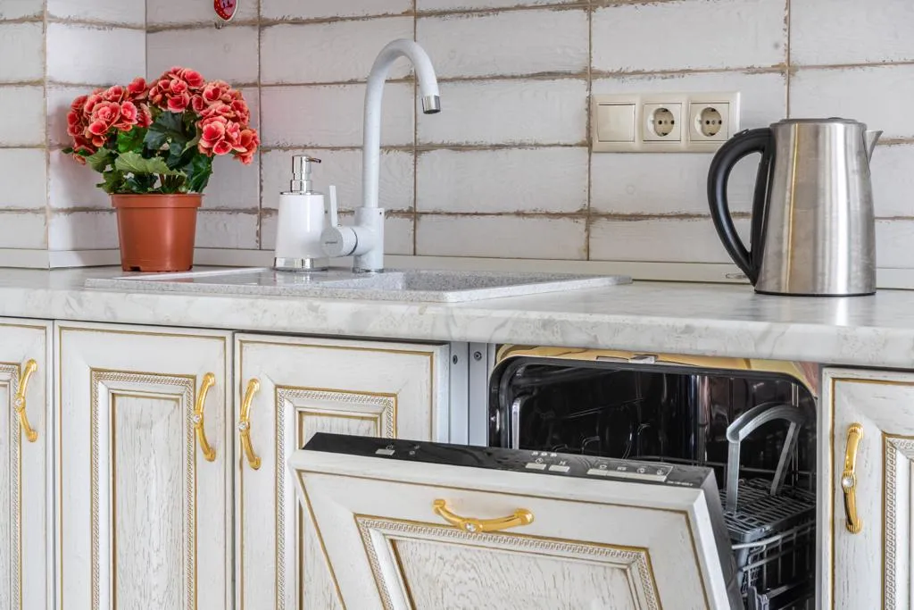 Видовая квартира на набережной с витражными окнами