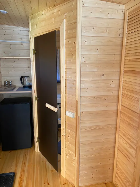 Глэмпинг Берег Леса рядом с горной рекой у леса, вблизи Чёрного моря