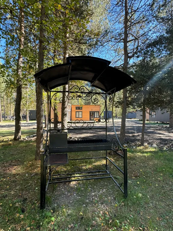 Коттедж в лесу рядом с рекой