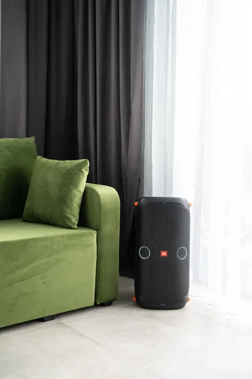 Дом на берегу реки