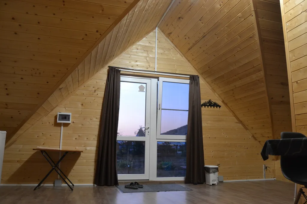 Коттедж у Белой Скалы с беседкой