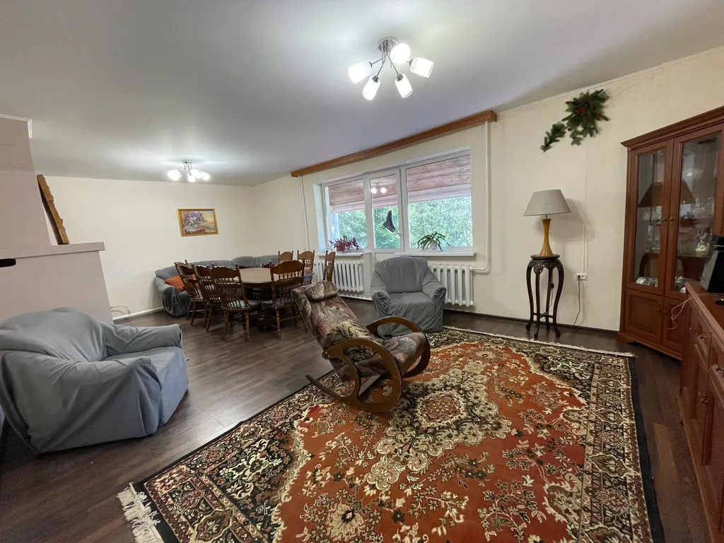 Дом в уникальном месте на берегу озера