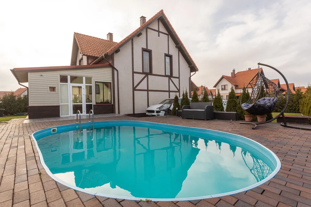 Дом с сауной и теплым бассейном