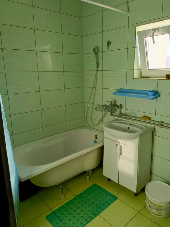 Коттедж-дом отдельно стоящий, гостевой двор смайлик