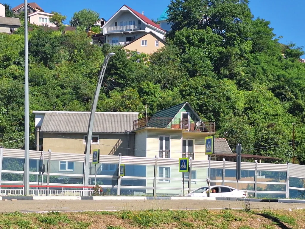 Коттедж Этаж частного дома с отдельной кухней и с/у — Сочи