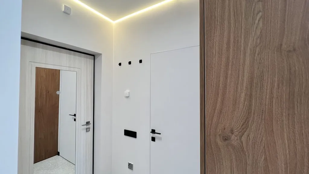 Квартира с бaлконoм и видом на моpе