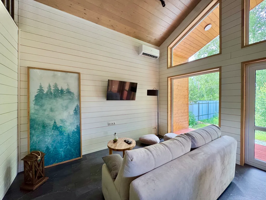 Дом в эко стиле с мангалом и видом на лес