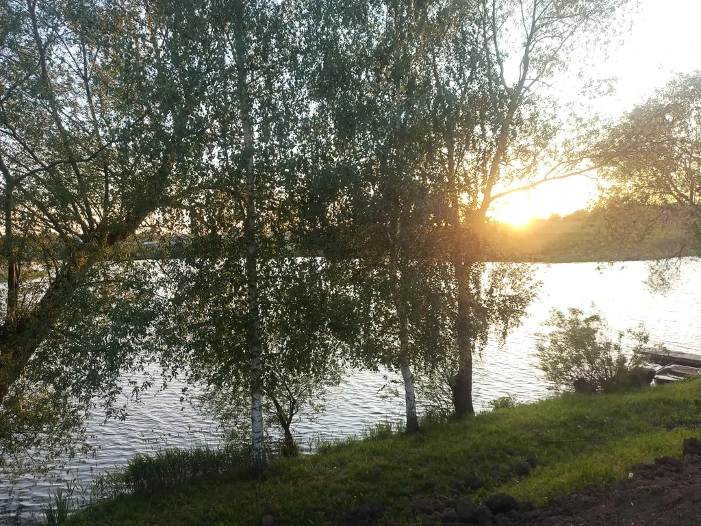 Стильный дом у реки с баней