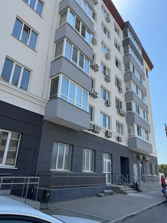 Современная квартира в центре города рядом с морем