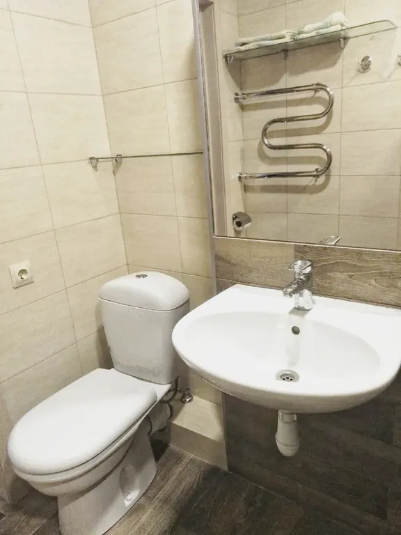 Большая квартира с новым ремонтом и собственной парковкой