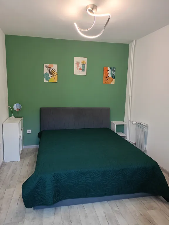 Новая студия вблизи Столбов и зоопарка