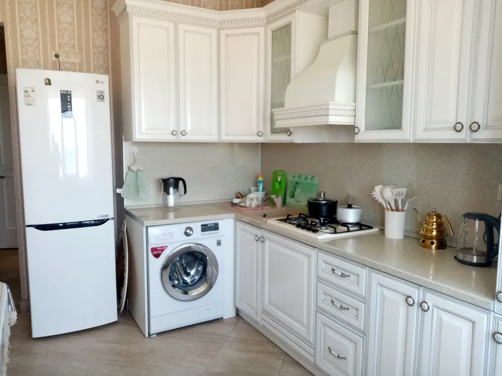 Уютная светлая квартира с видом на море