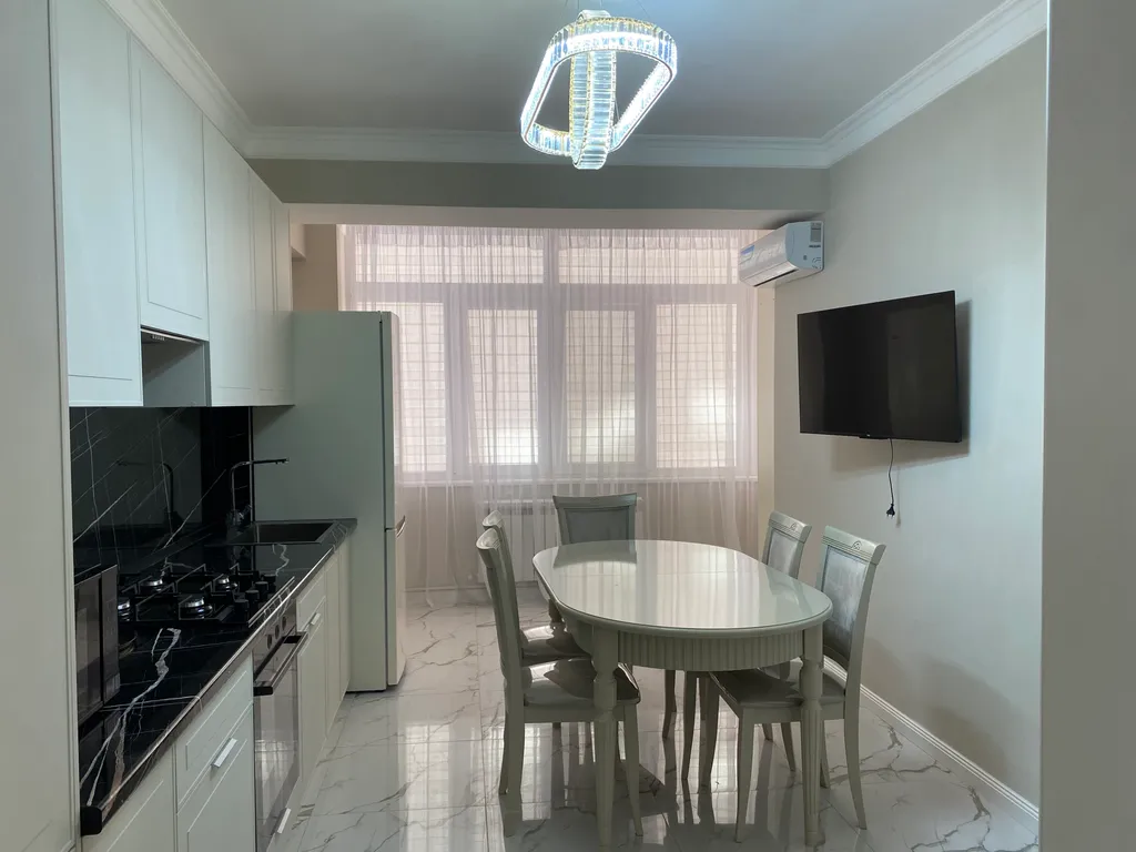 Комфортная, чистая, просторная квартира в 7 минутах до моря