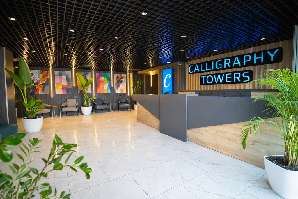 Студия с панорамным видом на город, горы и стадион