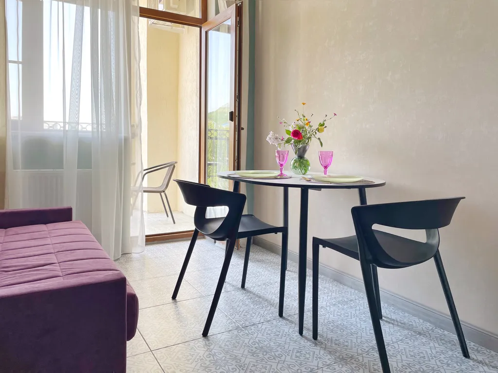 Сирень с видом на центр Пятигорска