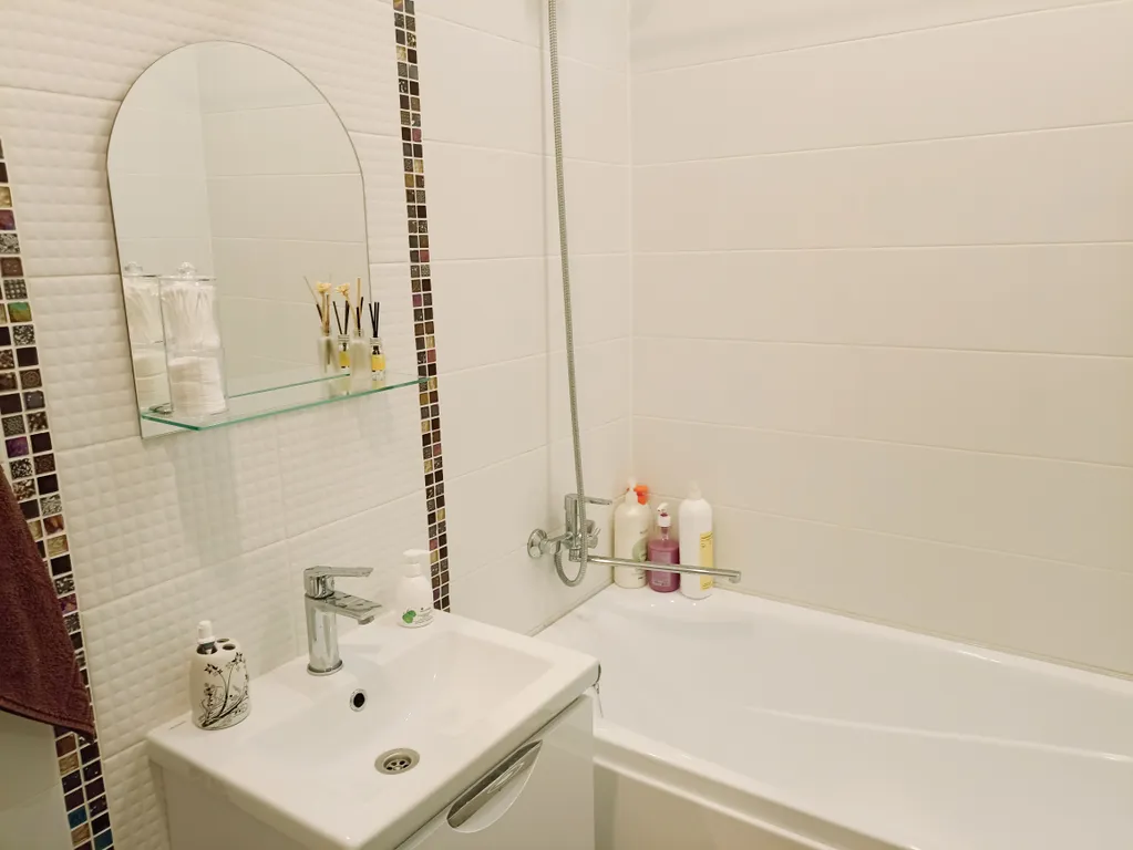 Новая квартира с панорамным балконом в расширенном центре