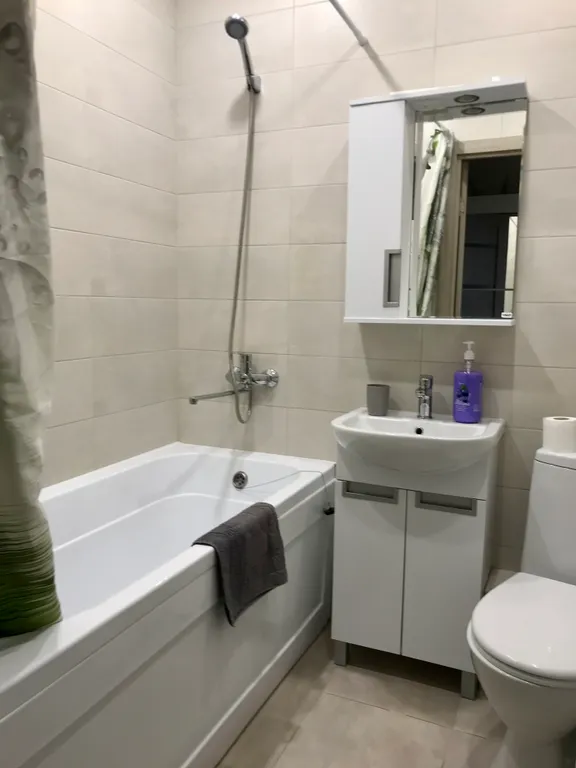 Однушка эконом-класса рядом с Академией тенниса и ДС