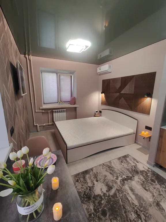 Квартира Потрясающая Студия напротив Терминала в центре Нефтяников — Омск