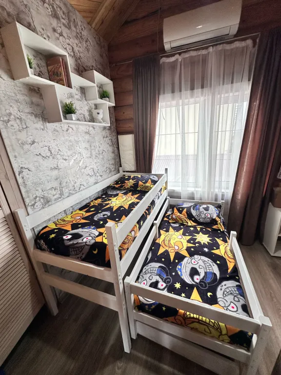 Дом с бассейном, чаном и баней для большой семьи